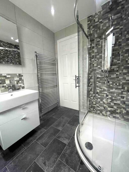 Home In Solihull - Near Nec, Bhx & Solihull Town Centre برمنغهام المظهر الخارجي الصورة